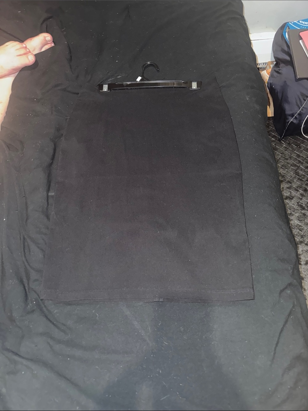 Classic Black Pencil Skirt - Women's medium Never worn no tags/slit in back